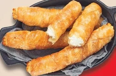 Mini plăcintă, diverse sortimente, proaspăt coaptă, 90 g