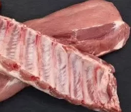 Costiță de porc extra refrigerată Mezellini, 1 kg — În limita stocului; disponibilitatea diferă între magazinele Family Market.
