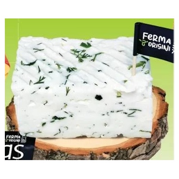 Ferma cu Origini caș cu verdeață