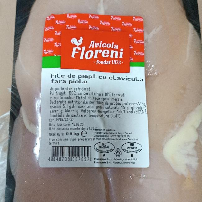 Floreni piept de pui broiler 900 g