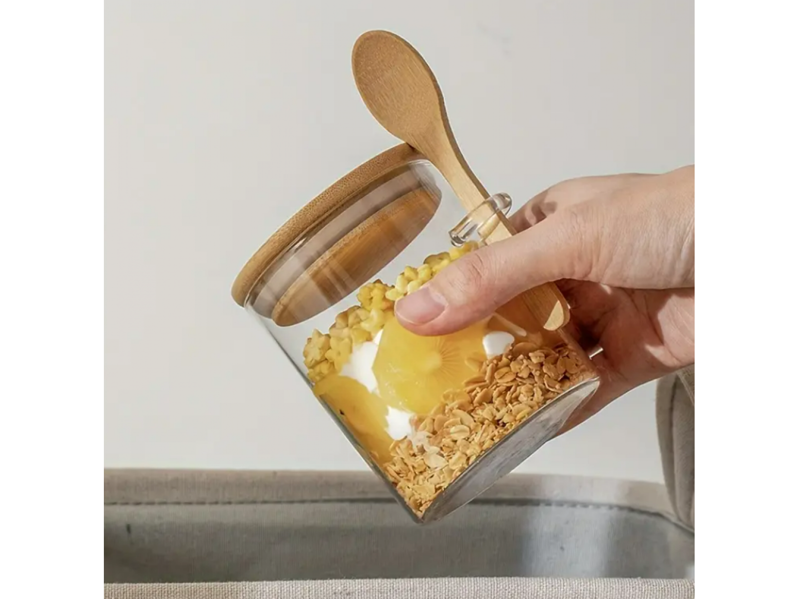 Borcan de sticlă cu capac și lingură 8.5x10 cm (500 ml)