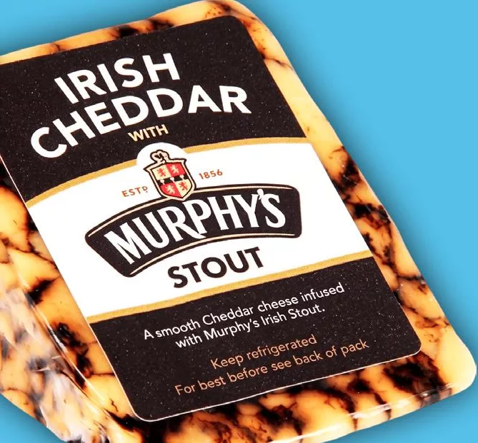 Сир Old Irish Creamery Irish Cheddar з ірландським стаутом Murphy’s, 54%, 150 г