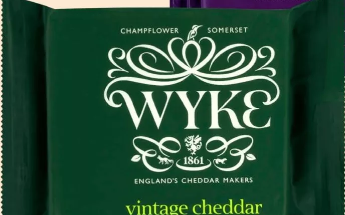 Сир чедер Wyke Farms в асортименті, зокрема Vintage, 200 г; ціна від 212,90 грн/шт.