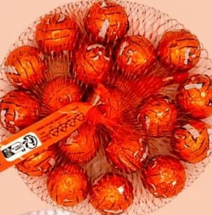 Bomboane din ciocolată cu lapte ABC Dovleac sau Ochi, 80 g sau 90 g