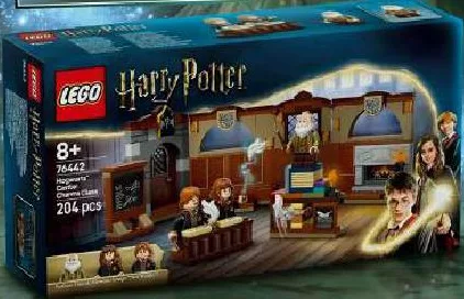 Конструктор LEGO Harry Potter Замок Гоґвортс: урок чарів 76442 (10.11–09.12.2026) У магазинах-винятках із переліку каталогу ціна діє за умови сканування QR «Власного Рахунку» в застосунку «Сільпо».